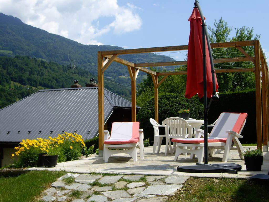 Chambres D'Hotes Les Pierres Taillees Thénésol Екстериор снимка